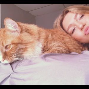 Meet your Posher, Kendra